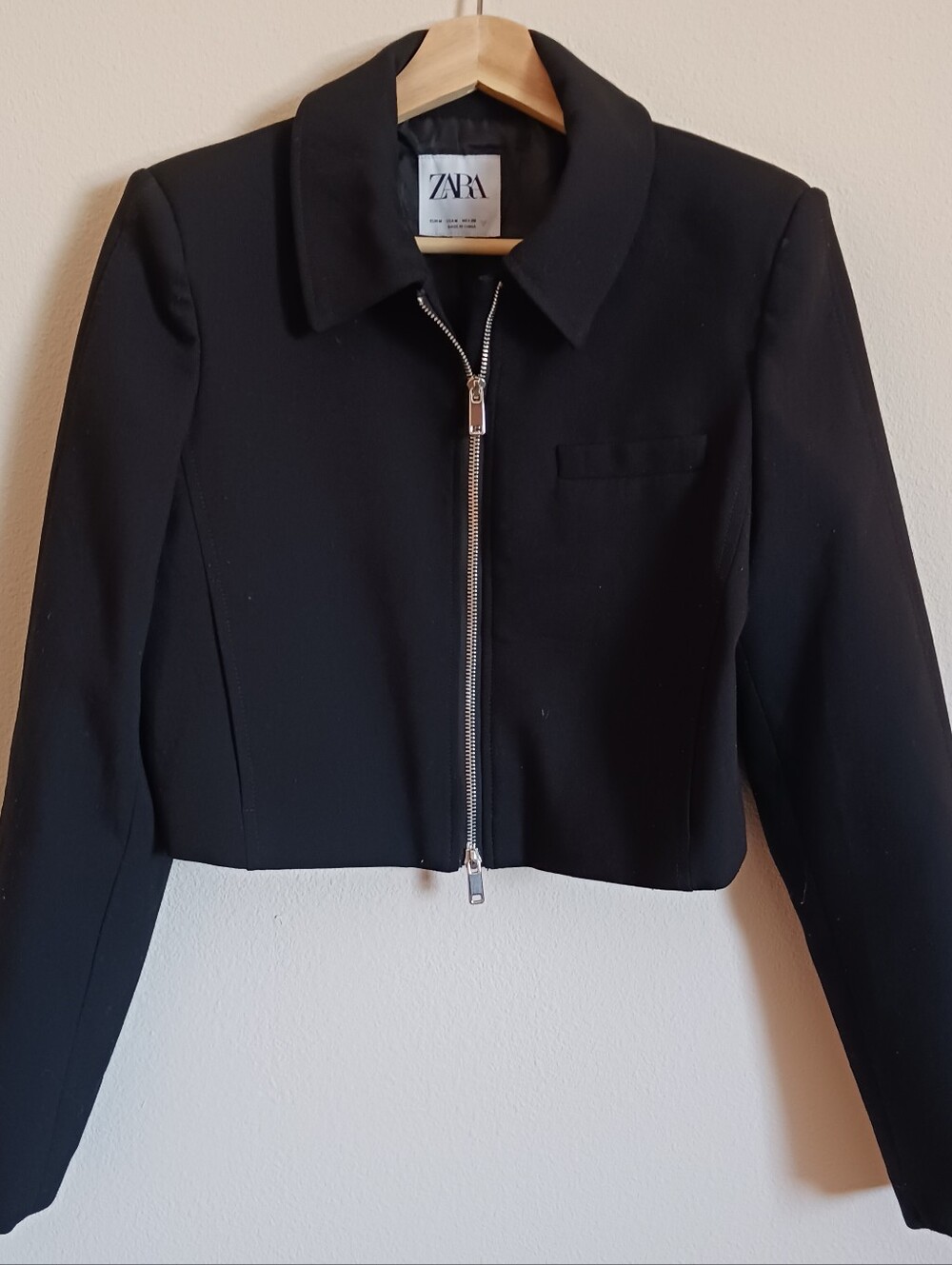 Zara Cropped Black Zipper Jacket